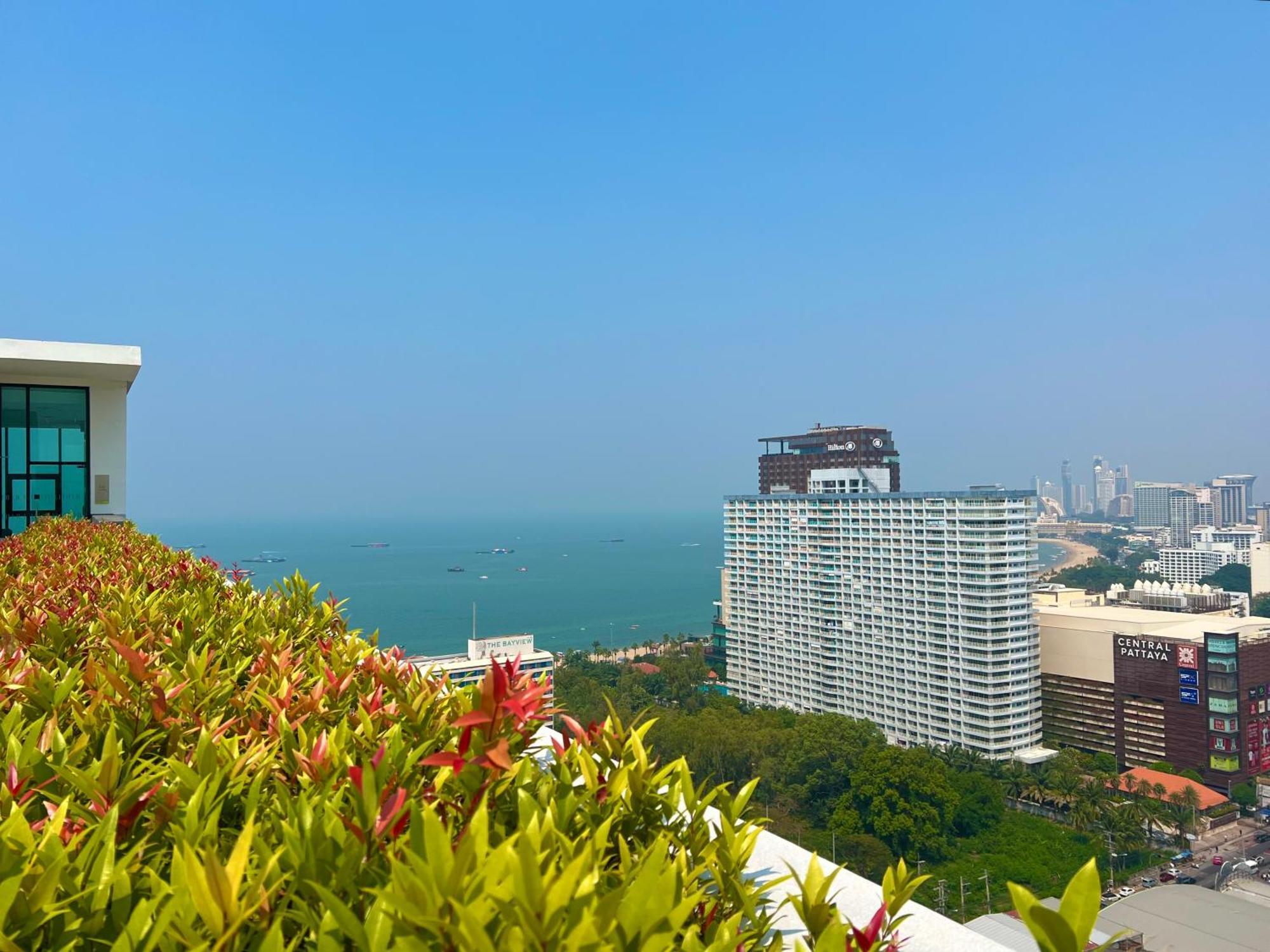 Sea View Pattaya Beach @The Base Central Патая Екстериор снимка