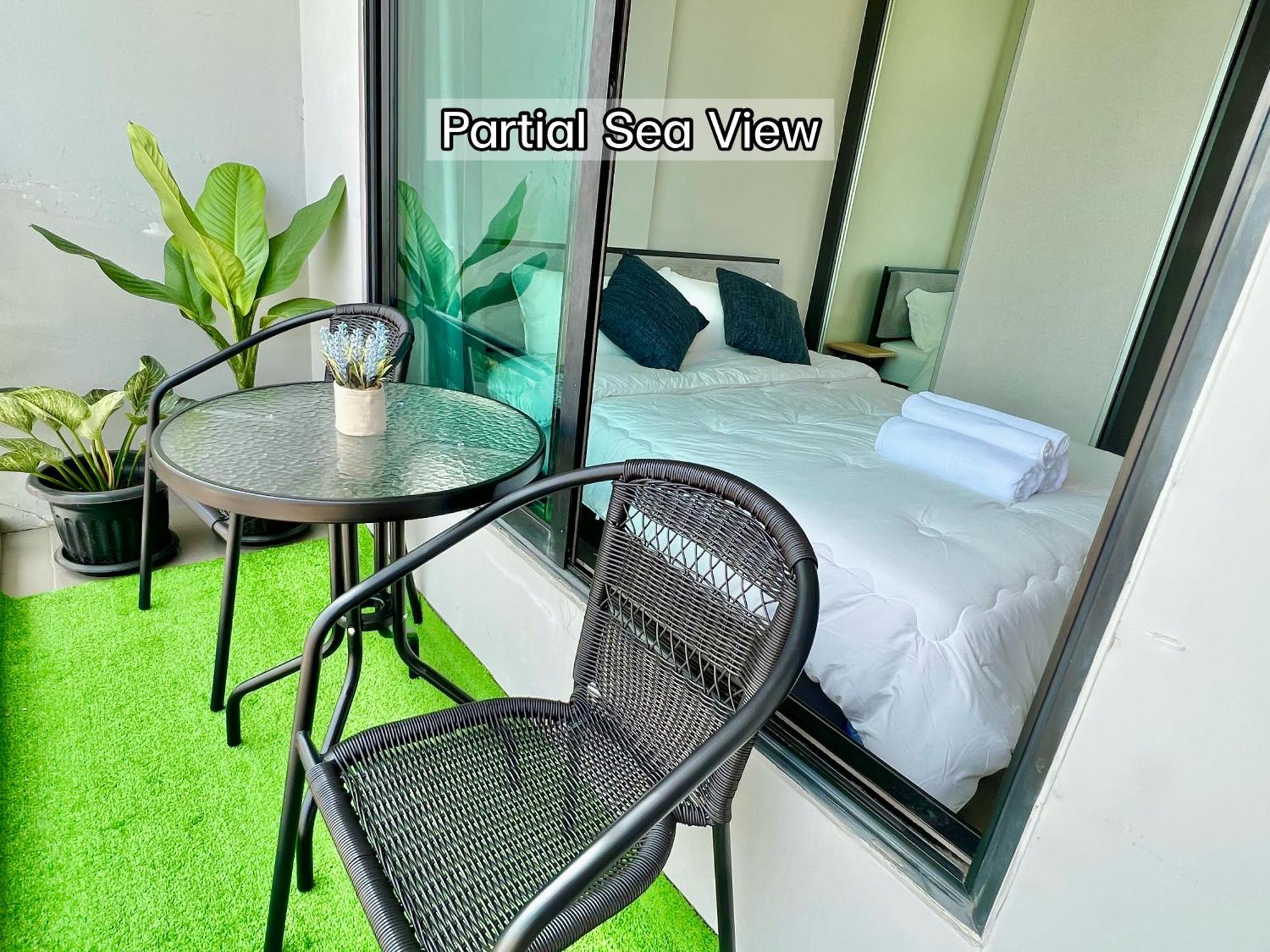 Sea View Pattaya Beach @The Base Central Патая Екстериор снимка